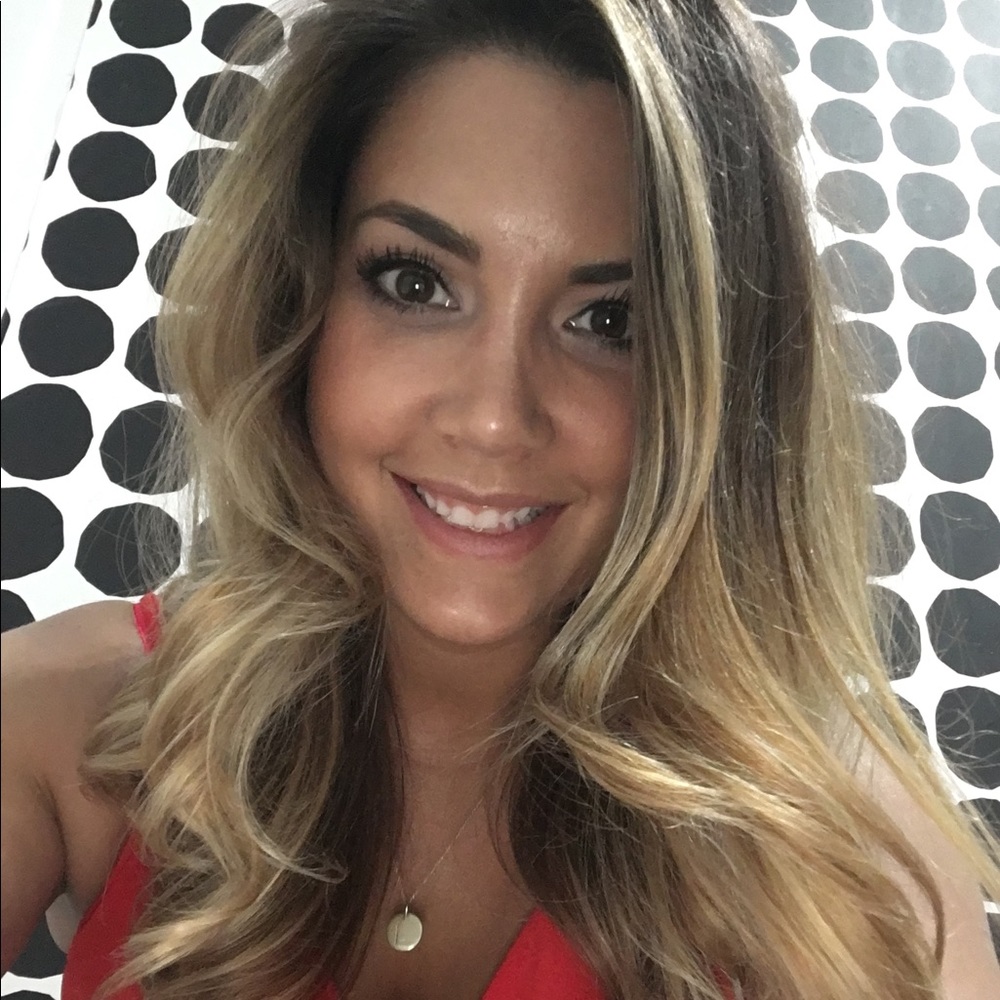 Meet your Posher, Laura